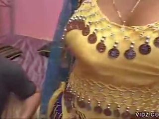 Stupendous Indian slut gives herself to a stud